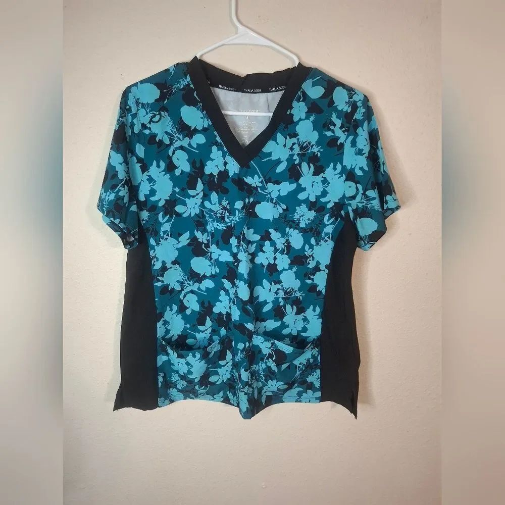 Thalia Sodi Floral V-Neck Women's Scrub Top size medium